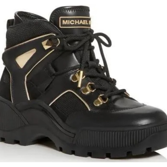 🔥SALE🔥Michael Kors HTF  Brooke Bootie SZ 9.5 - Picture 1 of 16